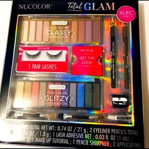 NuColor Total Glam “Vivid Color” 30 pc Make Up Kit